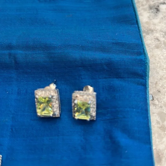 Peridot bracelet, ring, earring and pendant set Costume - Picture 4 of 7